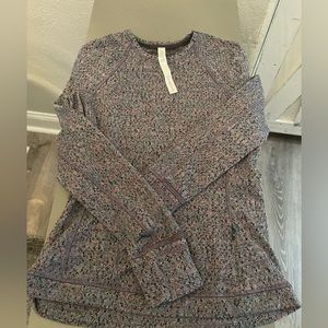 Lululemon fitted Top Size 4 never worn